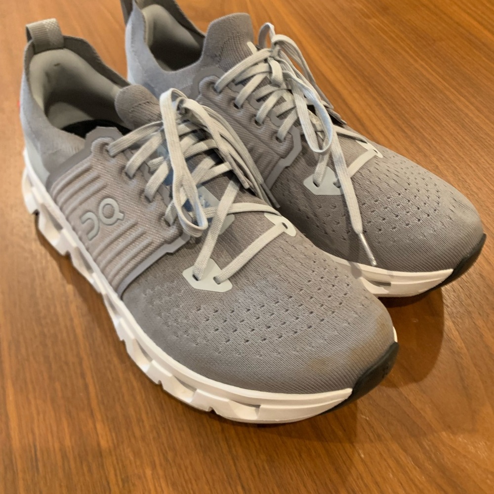 OnCloud Men’s Cloudswift 4 - Gray/9.5 - Picture 3 of 6